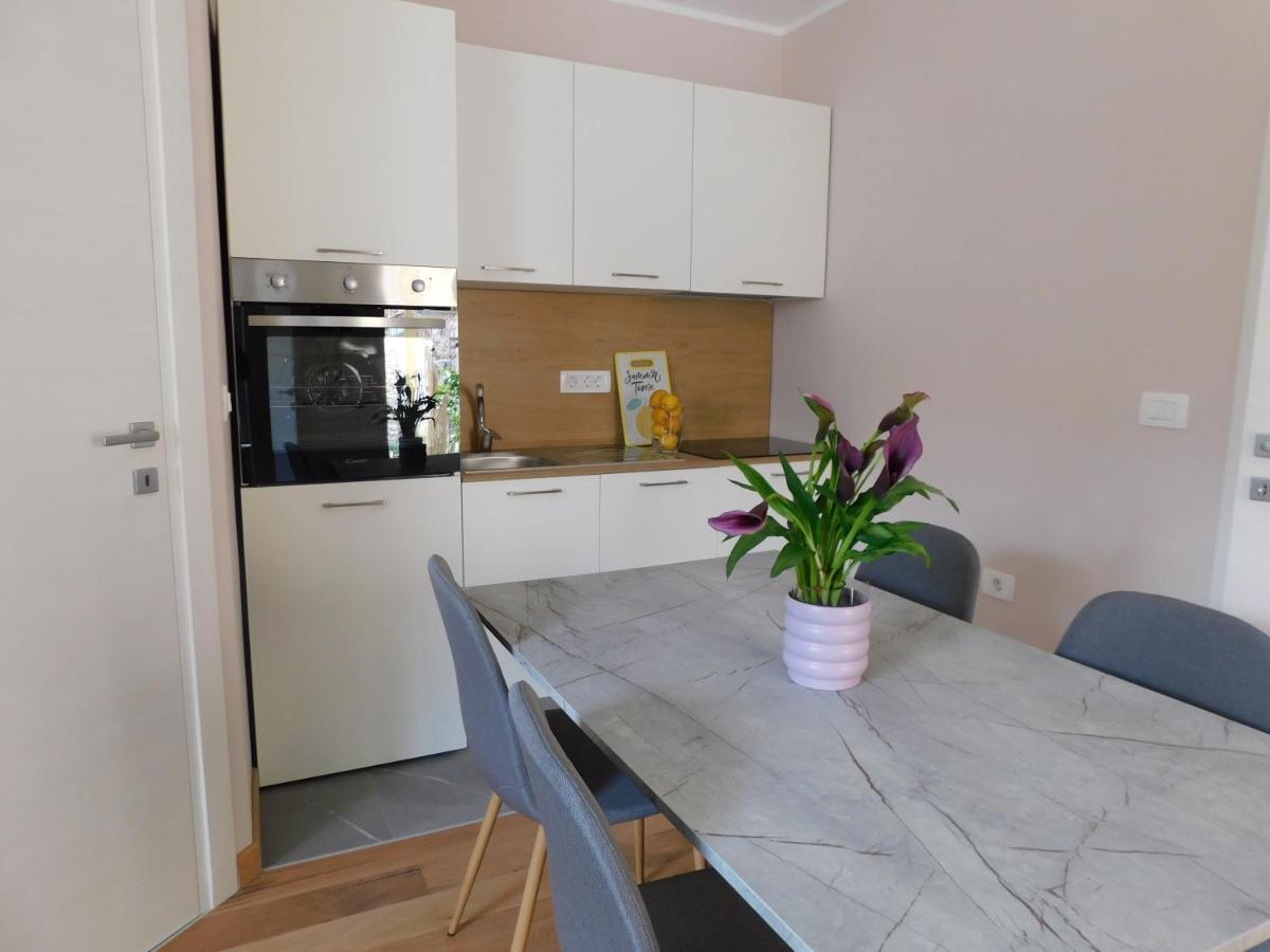 Hisa Limoni Apartment โคเปร์ ภายนอก รูปภาพ