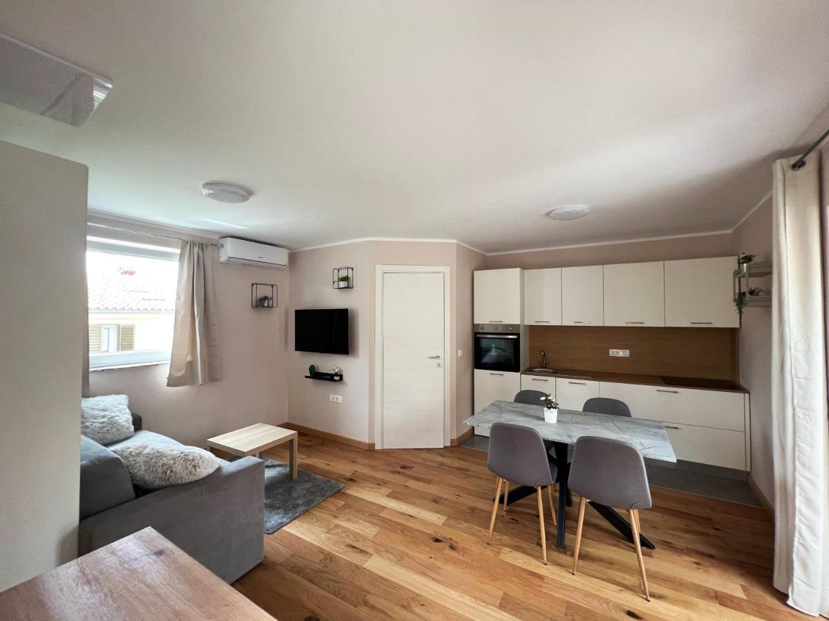 Hisa Limoni Apartment โคเปร์ ภายนอก รูปภาพ