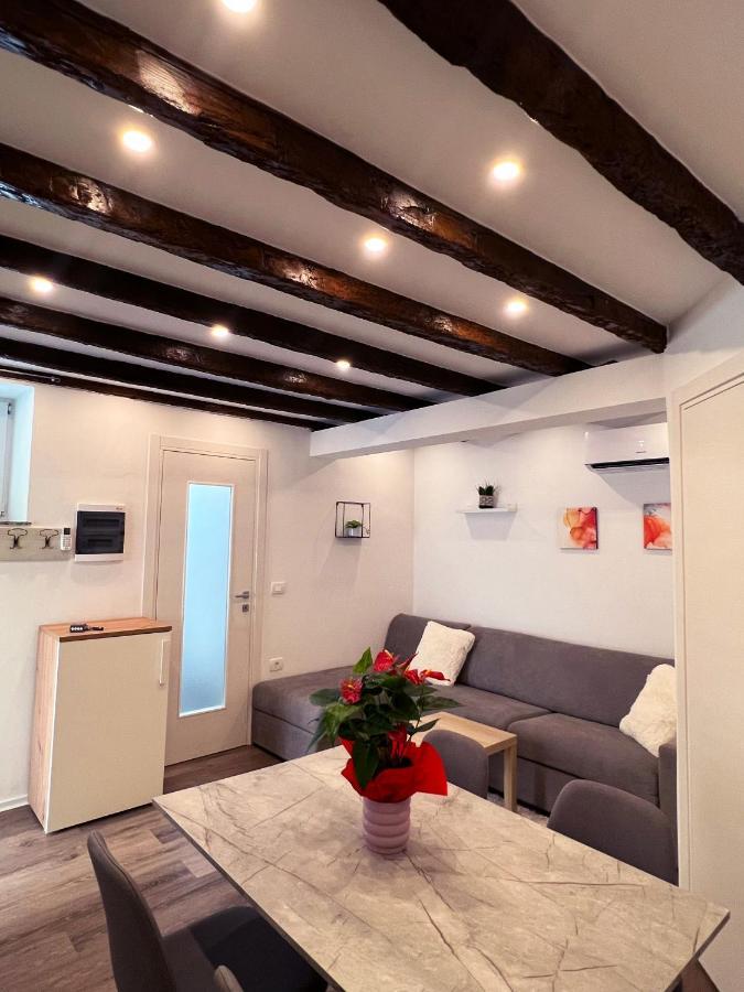 Hisa Limoni Apartment โคเปร์ ภายนอก รูปภาพ